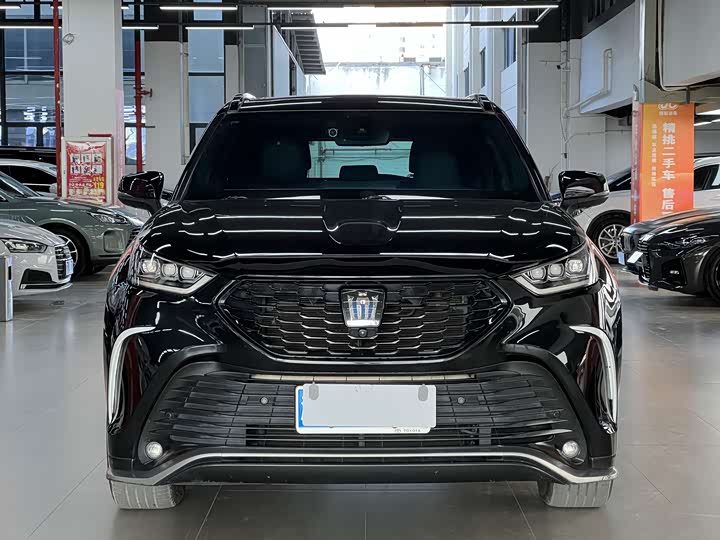 Фото 6 - Toyota Crown Kluger