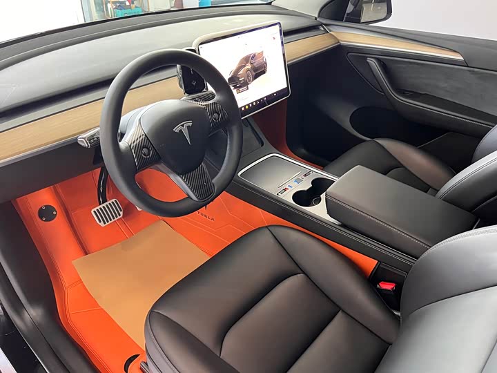 Фото 4 - Tesla Model Y