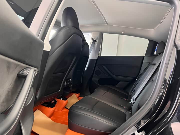 Фото 6 - Tesla Model Y