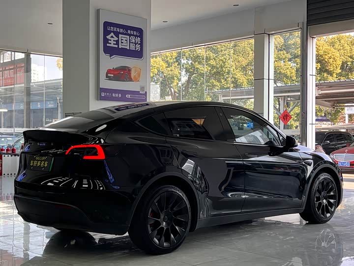 Фото 9 - Tesla Model Y