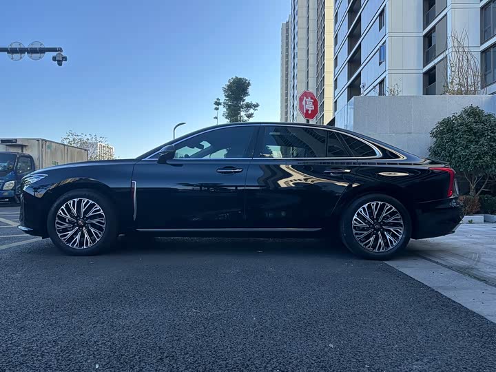 Фото 8 - Hongqi H5