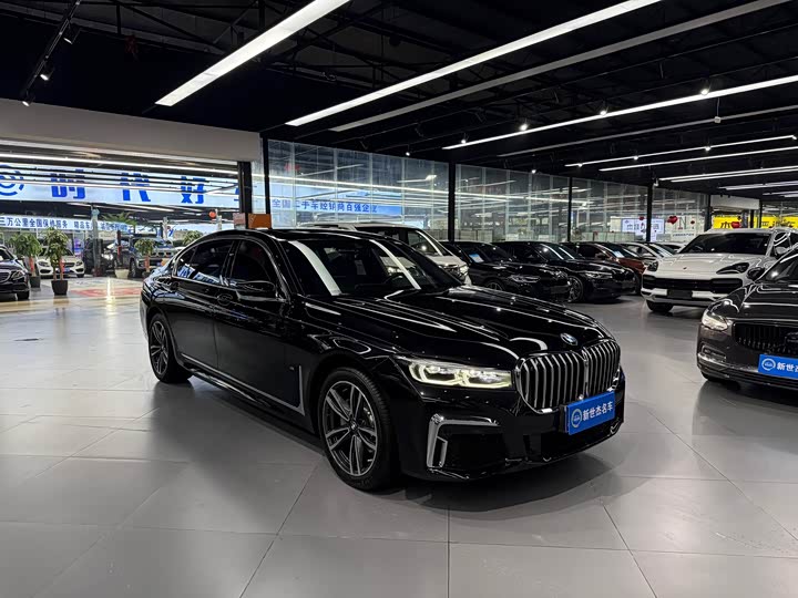 Фото 3 - BMW 7 Series