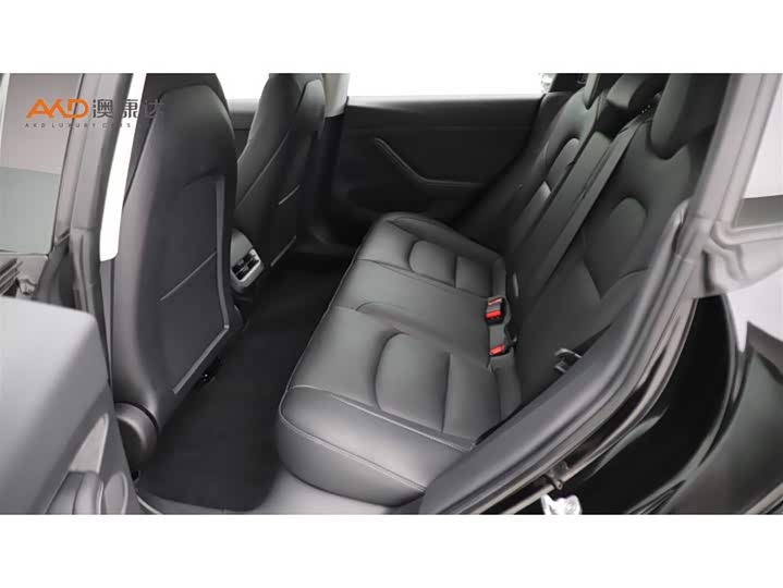 Фото 7 - Tesla Model 3