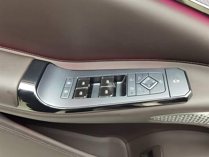 Фото 9 - Denza Z9