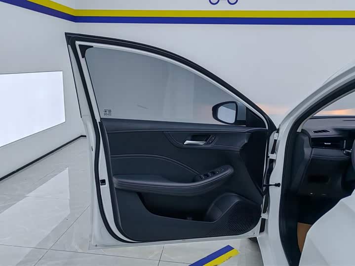 Фото 7 - Roewe i5