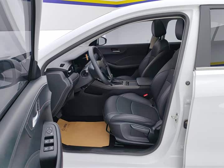 Фото 9 - Roewe i5