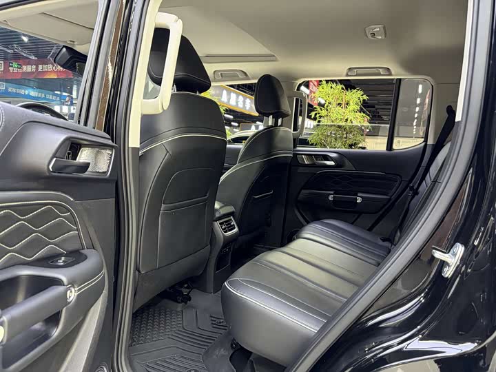 Фото 7 - Tank 300