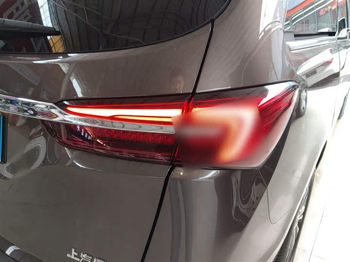 Фото 8 - Buick GL8 ES