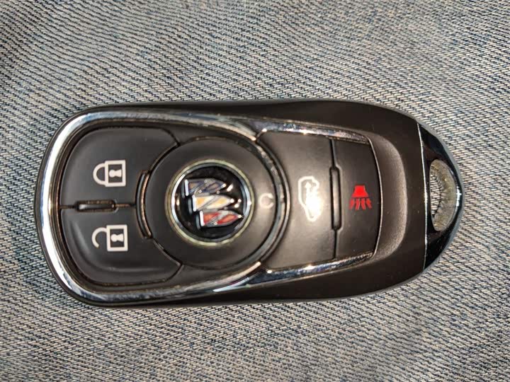 Фото 9 - Buick GL8 ES