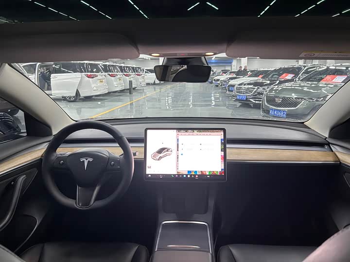 Фото 5 - Tesla Model 3