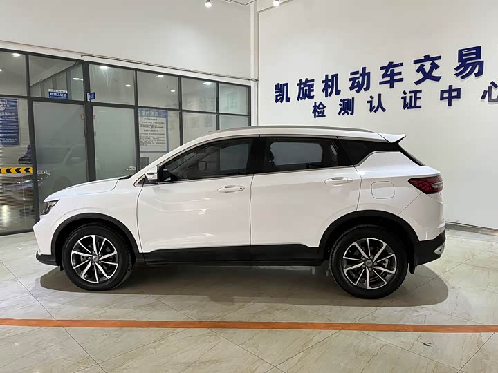 Фото 7 - Geely Coolray