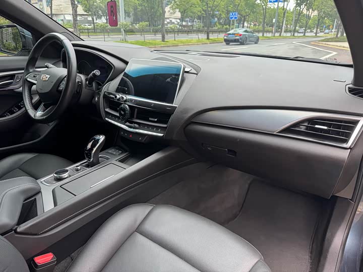 Фото 9 - Cadillac CT5