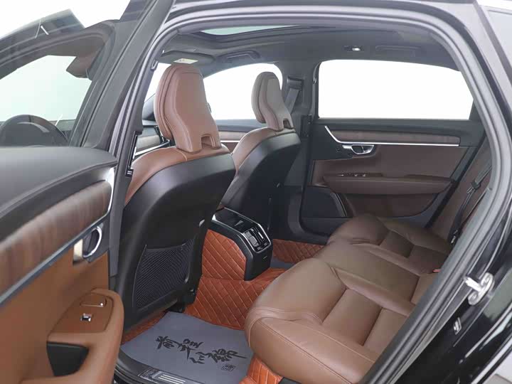 Фото 6 - Volvo S90