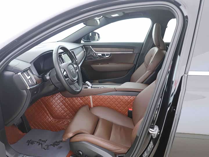 Фото 8 - Volvo S90