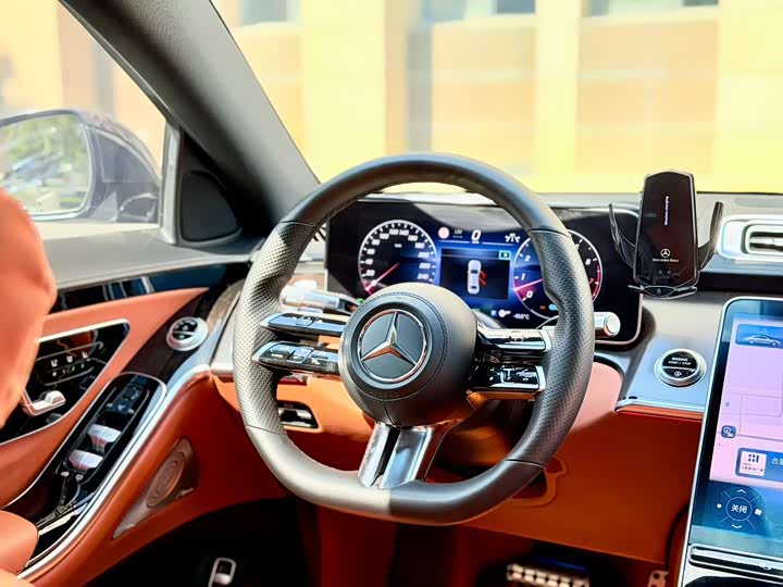 Фото 4 - Mercedes-Benz S-Class