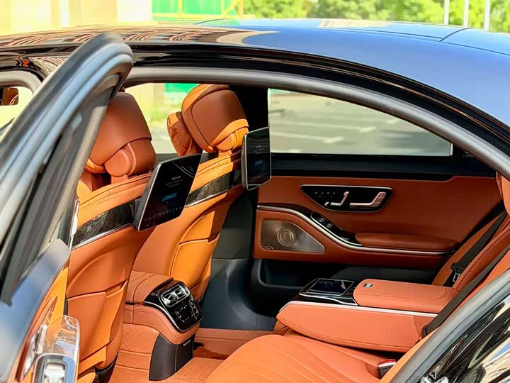 Фото 6 - Mercedes-Benz S-Class