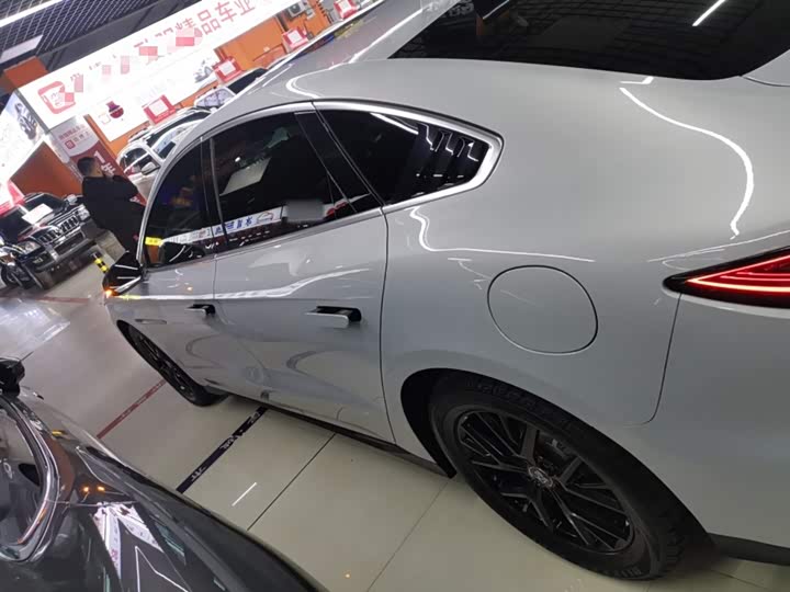 Фото 5 - BYD Han