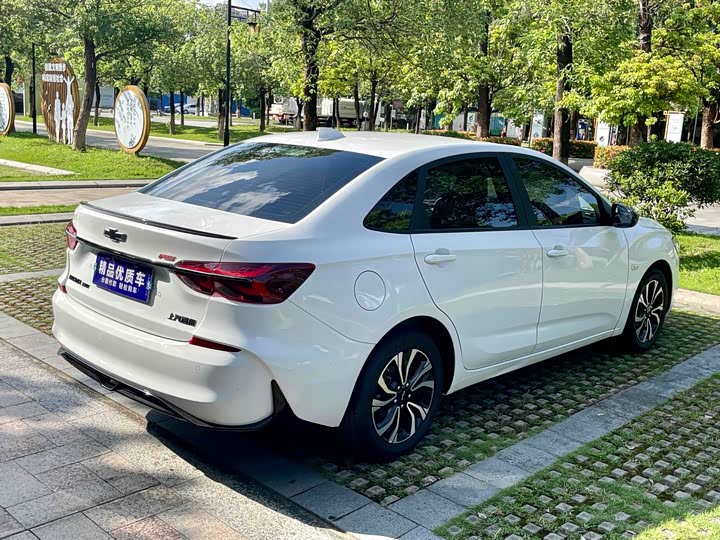 Фото 4 - Chevrolet Monza