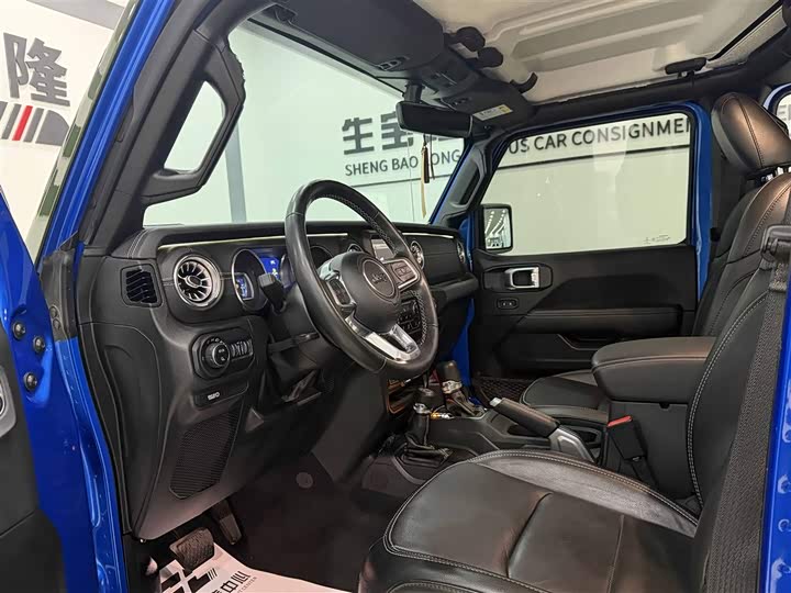 Фото 8 - Jeep Gladiator