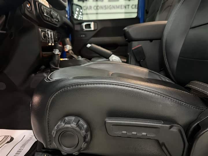 Фото 9 - Jeep Gladiator