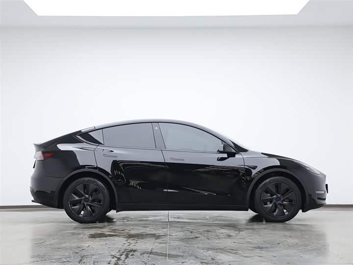 Фото 6 - Tesla Model Y