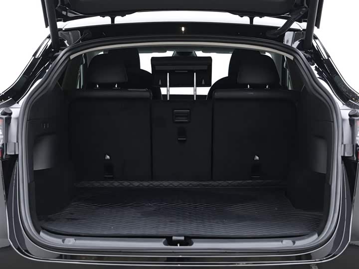 Фото 8 - Tesla Model Y