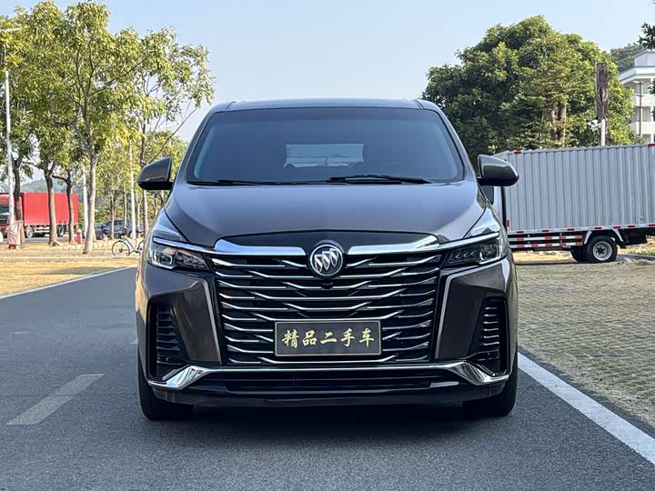 Фото 2 - Buick GL8 ES