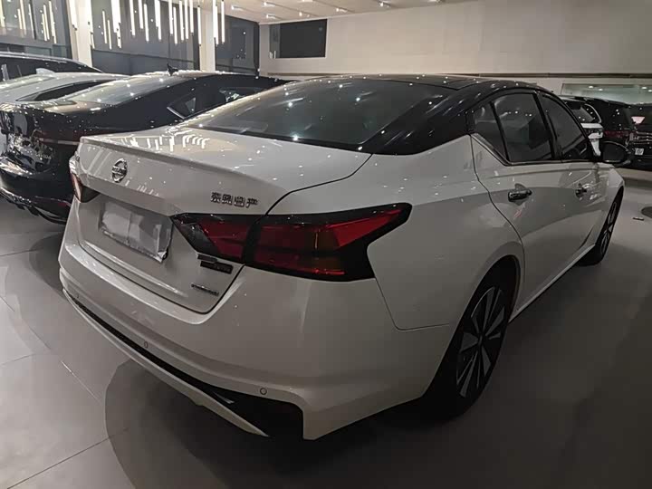 Фото 7 - Nissan Teana