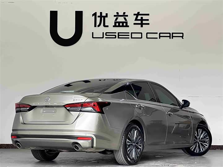 Фото 9 - Nissan Teana