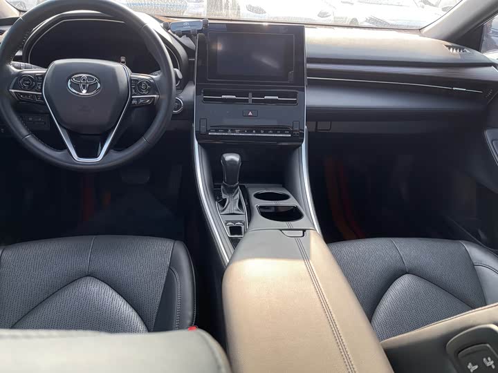 Фото 4 - Toyota Avalon