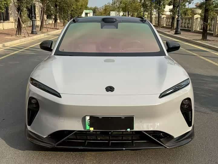 Фото 1 - Nio ET5T