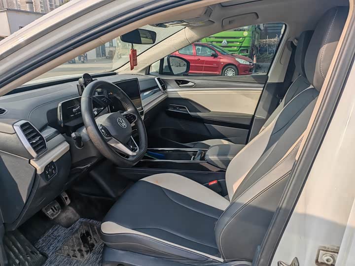 Фото 7 - Volkswagen ID.6 Crozz