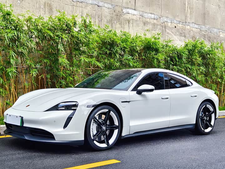 Фото 1 - Porsche Taycan