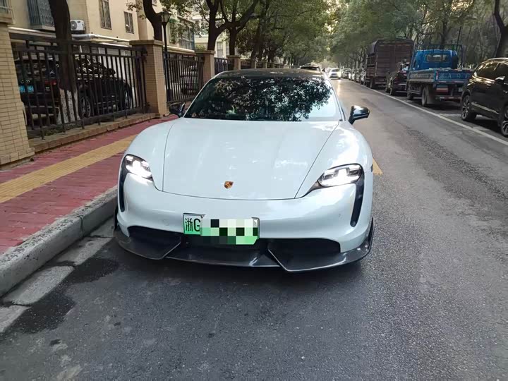 Фото 4 - Porsche Taycan