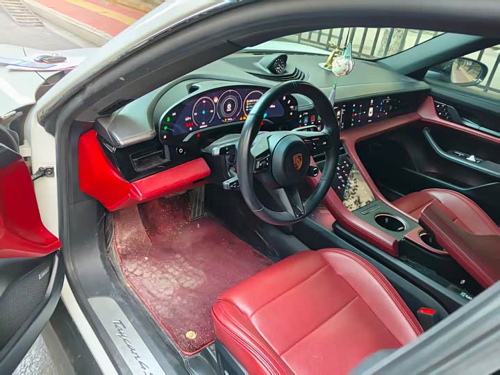 Фото 5 - Porsche Taycan