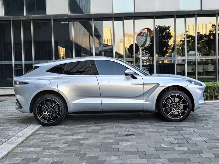 Фото 5 - Aston Martin DBX