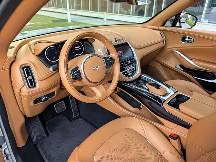 Фото 8 - Aston Martin DBX