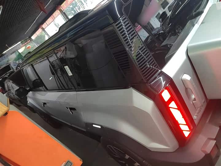 Фото 5 - Chery iCar 03