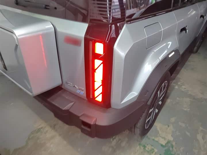 Фото 8 - Chery iCar 03