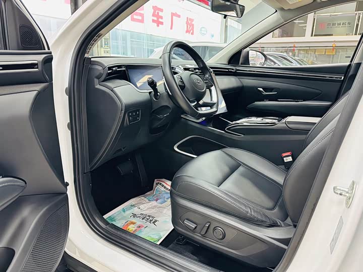 Фото 3 - Hyundai Tucson L