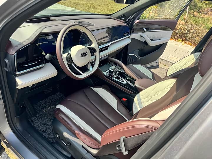 Фото 6 - Geely Monjaro