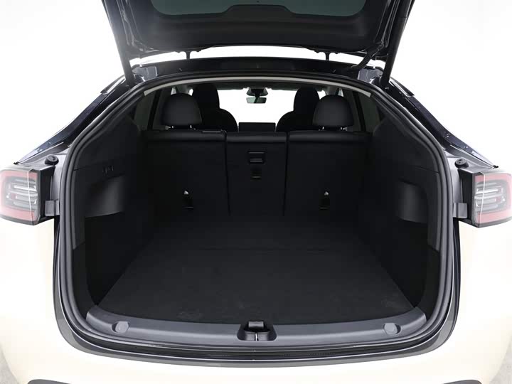 Фото 8 - Tesla Model Y