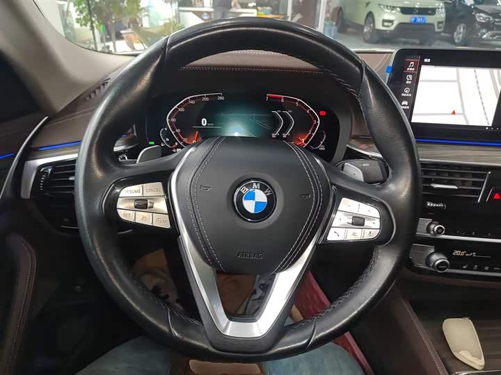 Фото 3 - BMW 5 Series