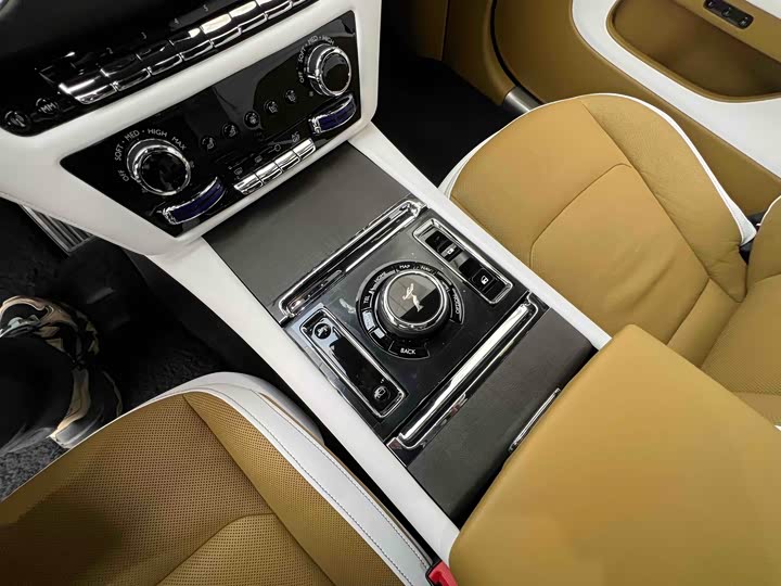Фото 5 - Rolls-Royce Spectre