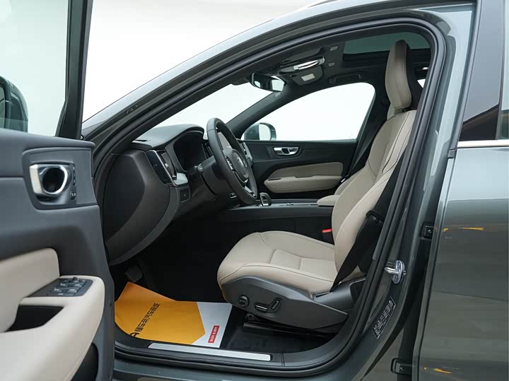 Фото 6 - Volvo XC60