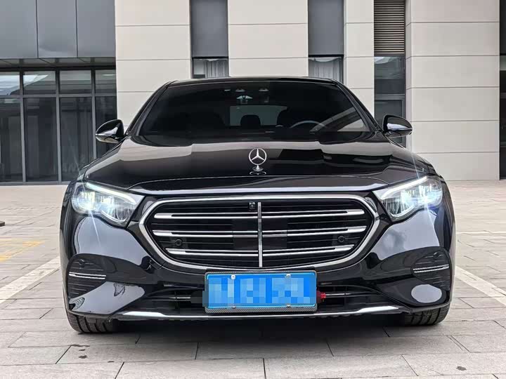 Фото 2 - Mercedes-Benz E-Class