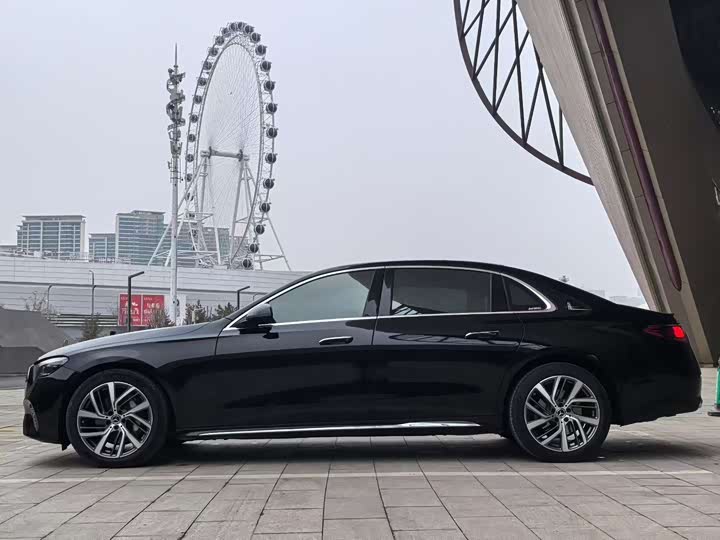 Фото 6 - Mercedes-Benz E-Class