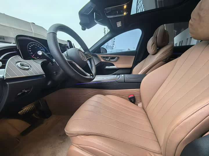 Фото 7 - Mercedes-Benz E-Class