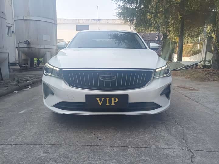 Фото 2 - Geely Emgrand