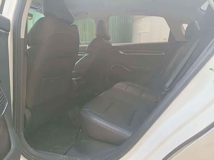 Фото 7 - Geely Emgrand